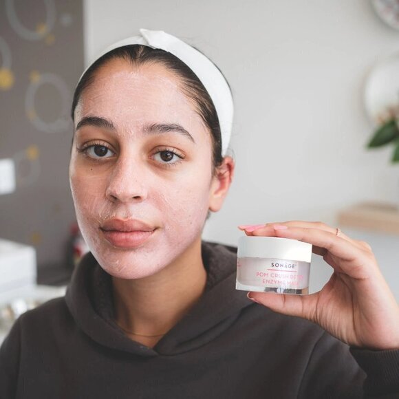 SONÄGE Saffron Energizing Hydrating Face Mask - Picture 2 of 7